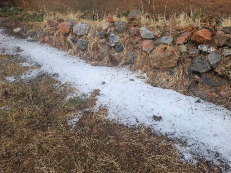 Bozkır’da sağanak ve dolu etkili oldu