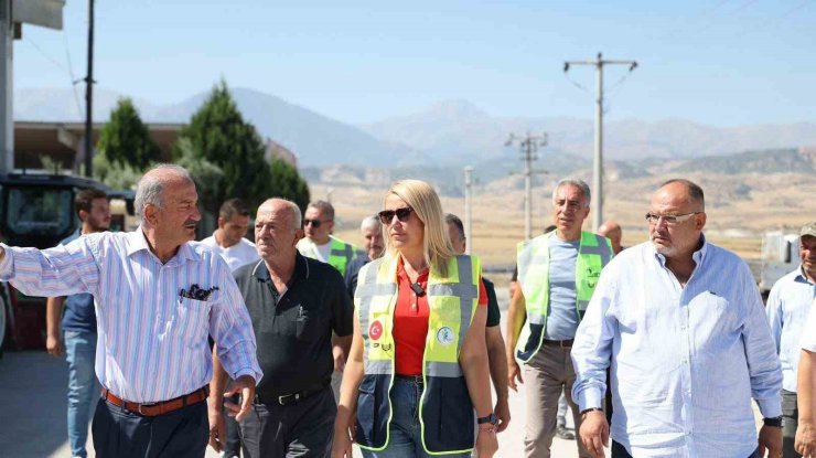 Merkezefendi’de yol çalışmaları hız kesmeden devam ediyor