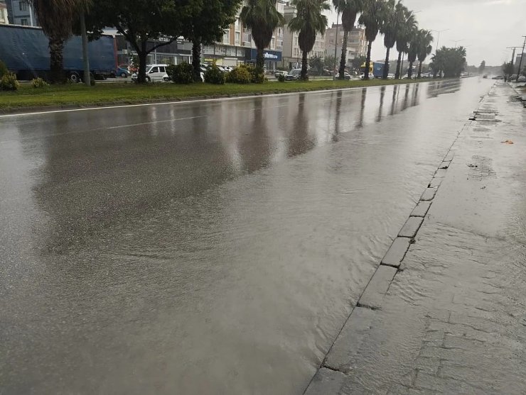 Samsun’da sağanak etkili oldu