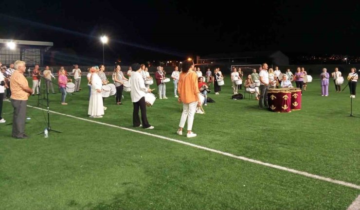 Kadın bandosu ve dritim grubu, ilk kez sahne alacak