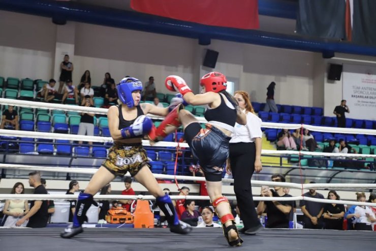 18. İller Arası Zafer Kupası Kick Boks Şampiyonası Kütahya’da gerçekleştirildi