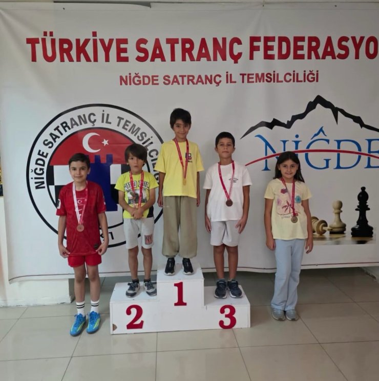 30 Ağustos Zafer Bayramı Satranç Turnuvası’nda şampiyonlar belli oldu