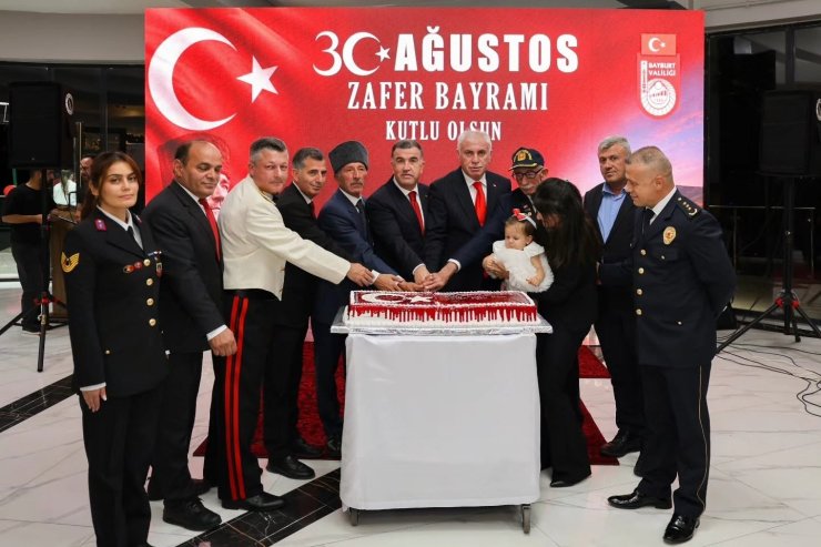 Bayburt’ta 30 Ağustos Zafer Bayramı resepsiyonu düzenlendi
