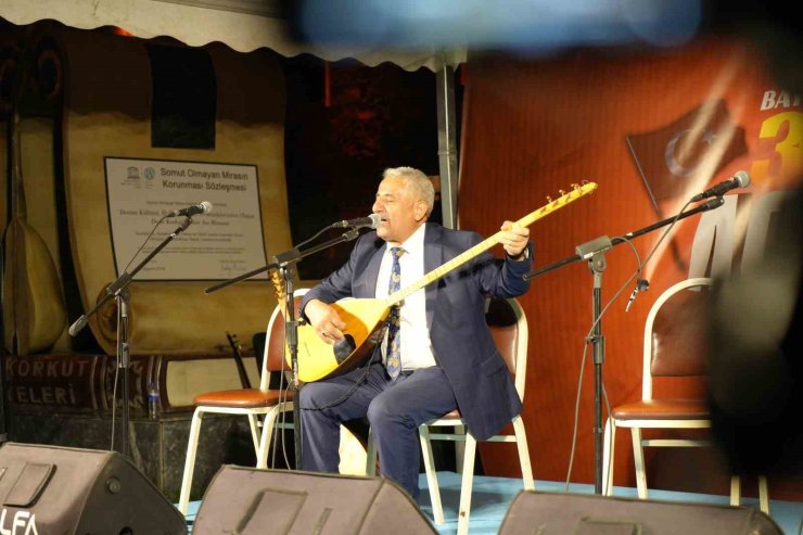 Bayburt’ta aşıklar ’Zafer Bayramı’ anısına türküler söyledi