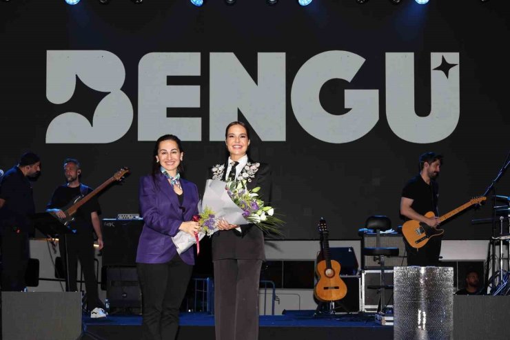 Beykoz’da 30 Ağustos Zafer Bayramı Coşkusu Bengü konseriyle zirveye ulaştı