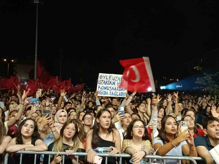Edirne’de 30 Ağustos coşkusu Göksel konseriyle taçlandı