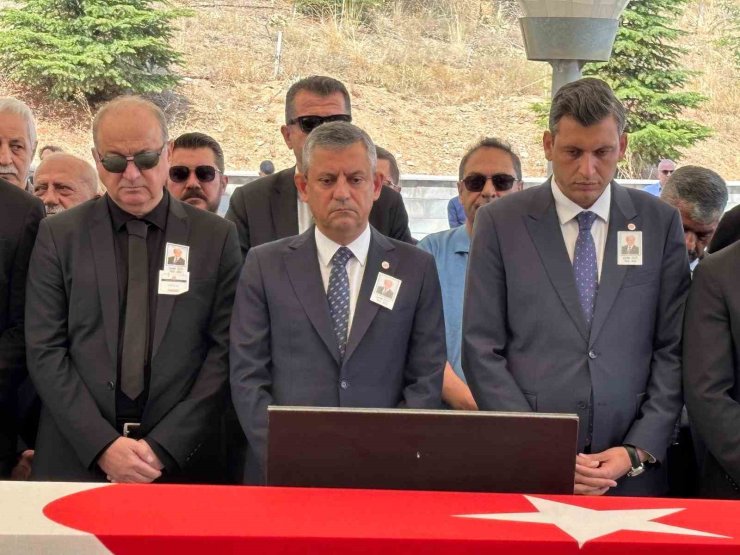 Eski CHP Kocaeli Milletvekili Selvi son yolculuğuna uğurlandı