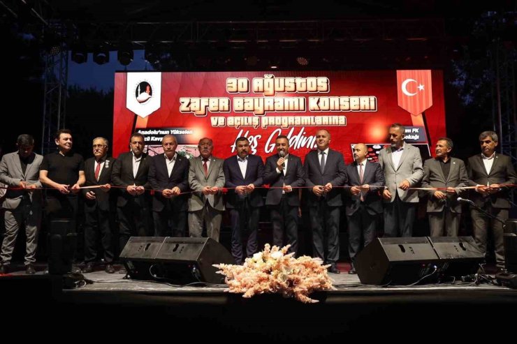 Sungurlu’da 30 Ağustos coşkusu açılışlar ve konserle taçlandı