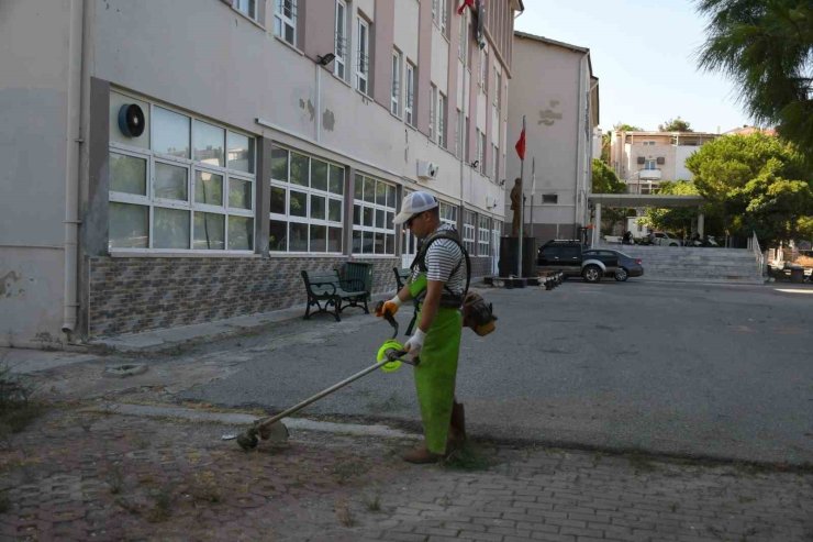 Kuşadası Belediyesi okulları yeni eğitim yılına hazırlıyor
