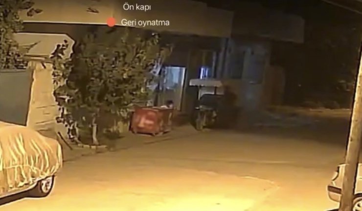 Mardin’de maskeli şahıs, gencin telefonunu kapıp kaçtı