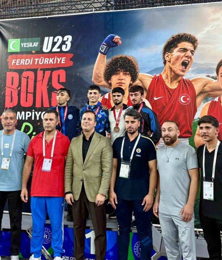 Niğdeli boksörler Rize’den iki madalyayla döndü