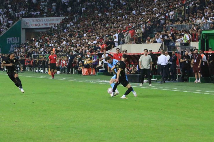 Tredyol Süper Lig: Amed Sportif Faaliyetler: 1 - Trabzonspor: 1 (İlk yarı)