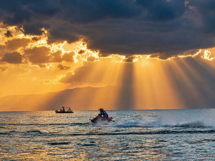 İznik Gölü’nde adrenalin zirve yaptı