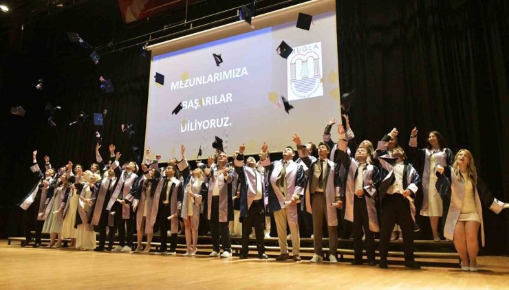 MSKÜ’lü diş hekimleri geleceğe uğurlandı