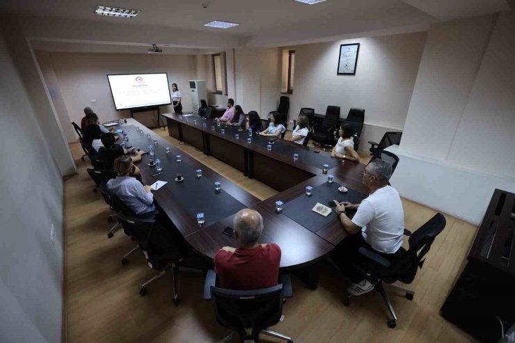 Denizli Büyükşehirde eğitim mesaisi hız kesmiyor
