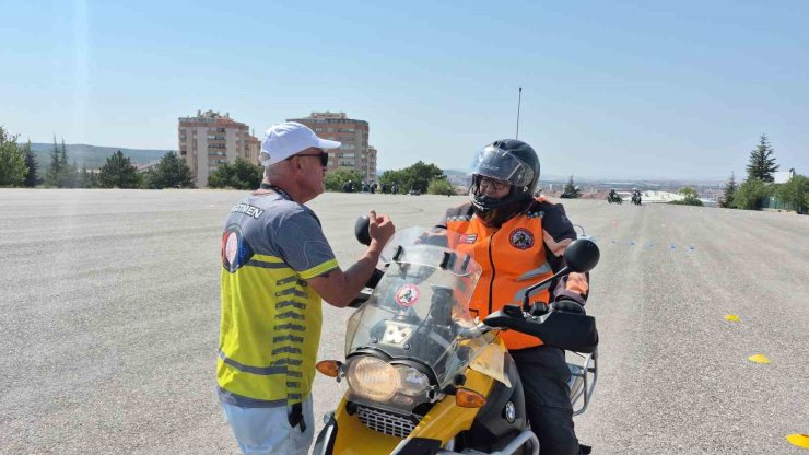 Motosiklet sürücülerine hayati eğitim