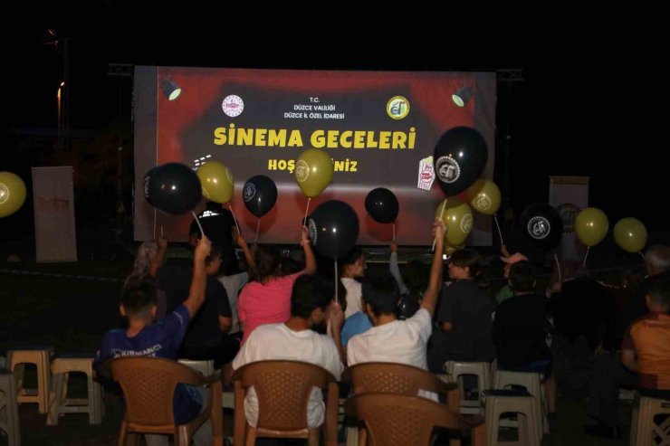 Hasanlar köyünde nostalji dolu açık hava sineması