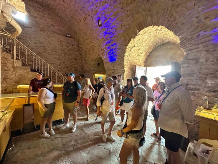 Kuşadası’ndaki Deniz Ticaret Tarihi Sergi Alanı’na yaz döneminde yoğun ilgi