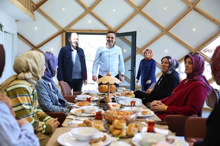 Başkan Özlü, Başiskele’nin üretken kadınları ile bir araya geldi