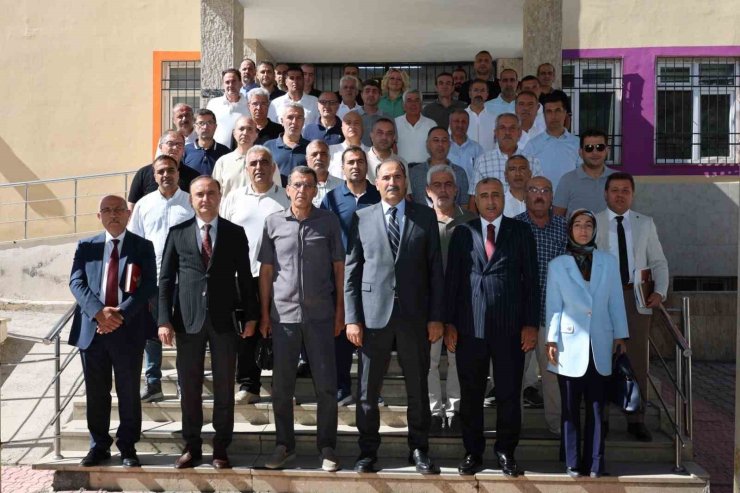 Milli Eğitim Müdürü Gün, ortaokul müdürleriyle bir araya geldi