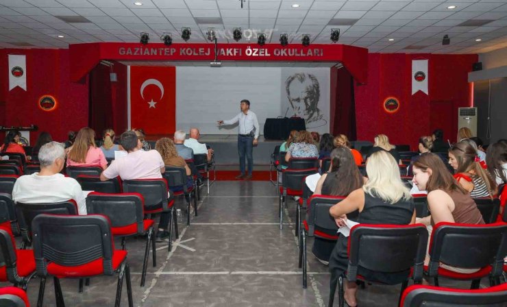 GKV Özel Okulları’nda "Türkiye Yüzyılı Maarif Modeli" semineri
