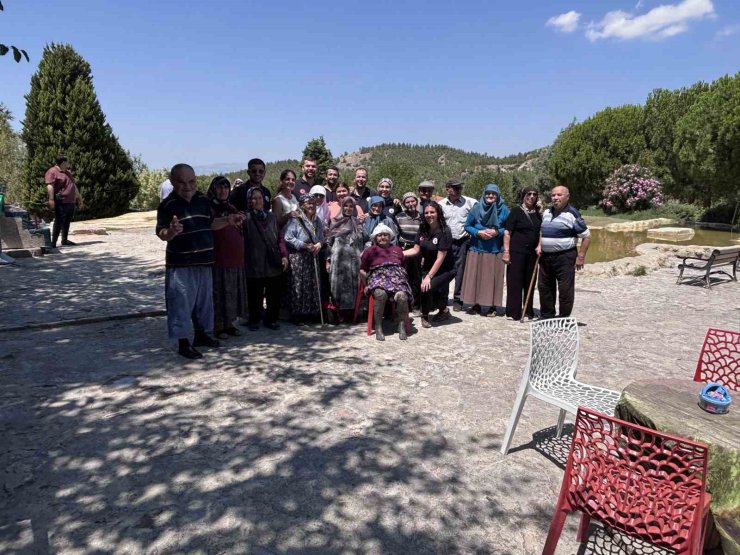 Honaz Belediye Başkanı Kepenek, yaşlı rehabilitasyon merkezini ziyaret etti