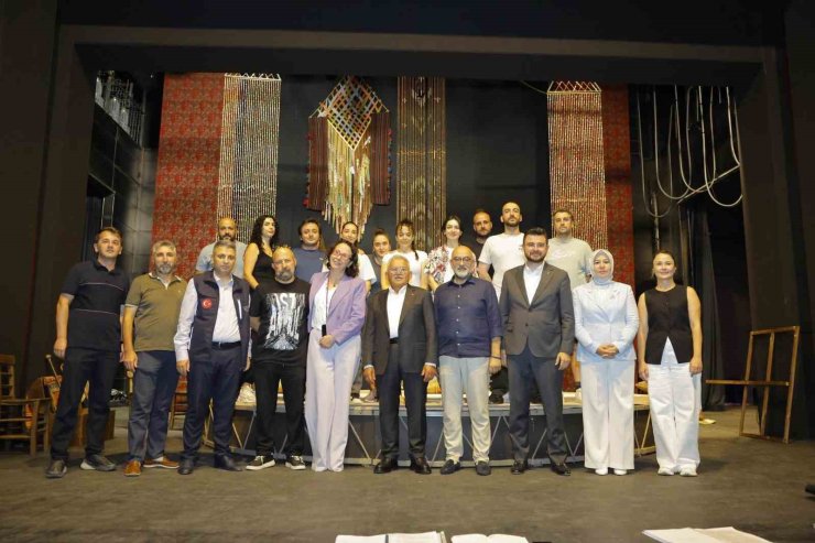 Büyükkılıç, Kayseri Devlet Tiyatrosu’nu inceledi