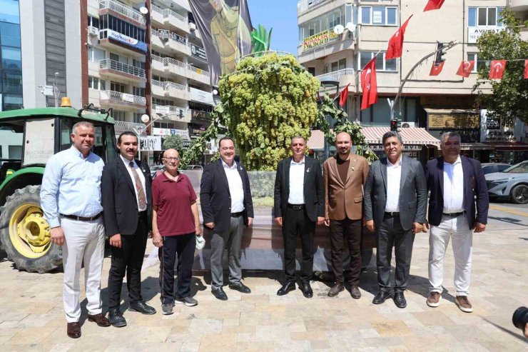 Üzümün başkenti Manisa’da şenlik coşkusu