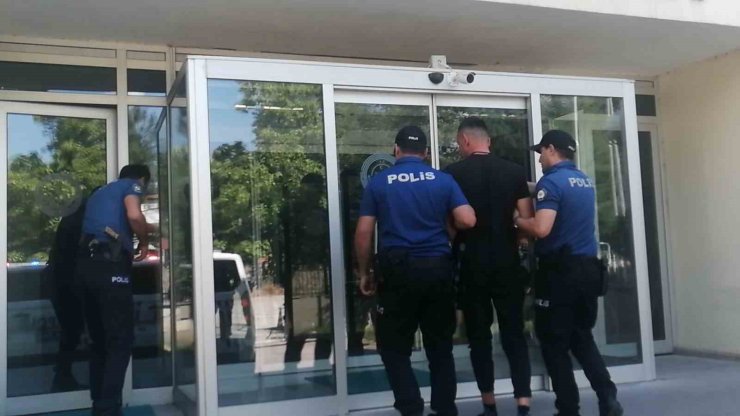 Trafik denetiminde 14 yıl 49 ay hapis cezasıyla aranan hükümlü yakalandı