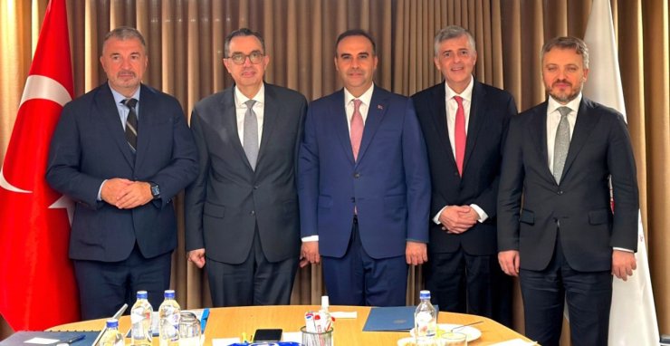 Bakan Kacır, IFC heyeti ile bir araya geldi