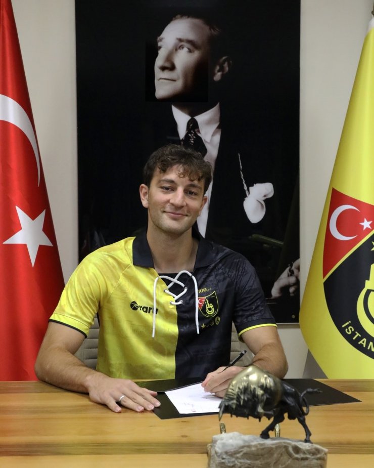 İstanbulspor, Emrecan Uzunhan’ı kadrosuna dahil etti