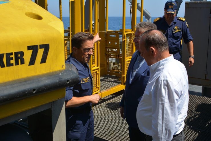Girne açıklarında batan yolcu gemisi için arama kurtarma çalışmaları sürüyor