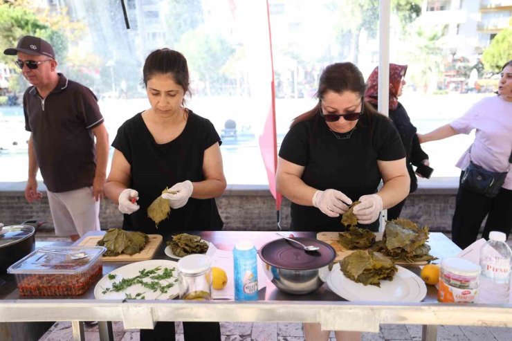 Gastronomi Çarşısı’nda ’En Güzel Sarma’ yarışması
