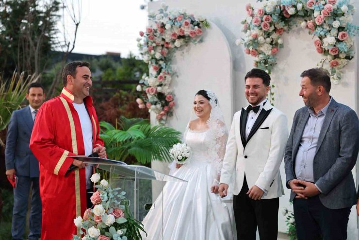 Başkan Özlü vatandaşlarla bir araya geldi