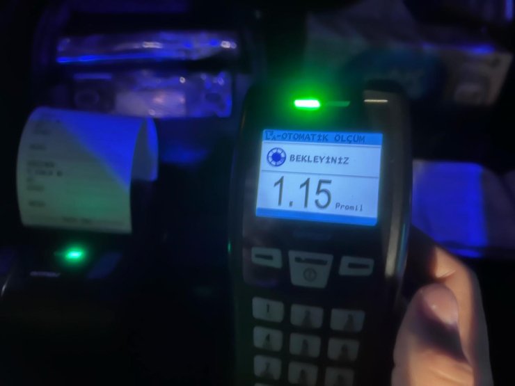 Alkollü sürücü motosikletliye çarptı: 1 yaralı