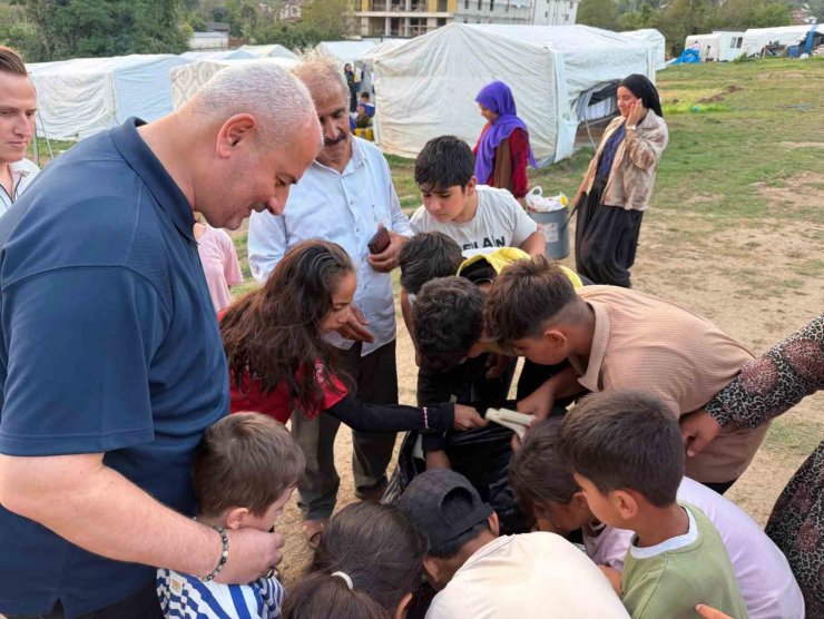 Başkan Yılmaz Yıldız, mevsimlik tarım işçilerinin çocuklarıyla buluştu