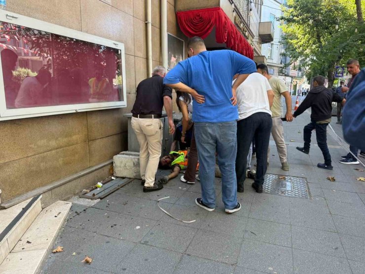 12 metre yükseklikteki çatıdan düşen işçi ağır yaralandı