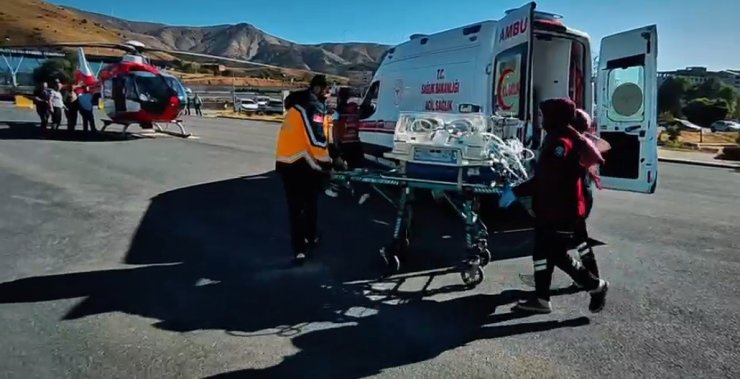 Bin 400 gram ağırlığında doğan bebek için zamanla yarış