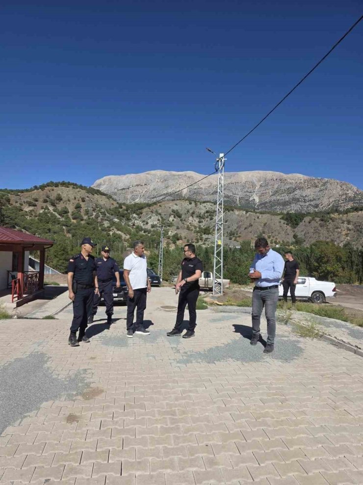 Kaymakam Algın, deprem konutlarındaki çalışmaları inceledi