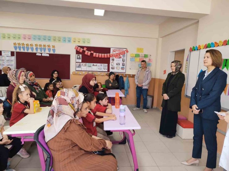 Altıntaş’ta Uyum Haftası heyecanı: Minik öğrenciler okula ilk adımı attı