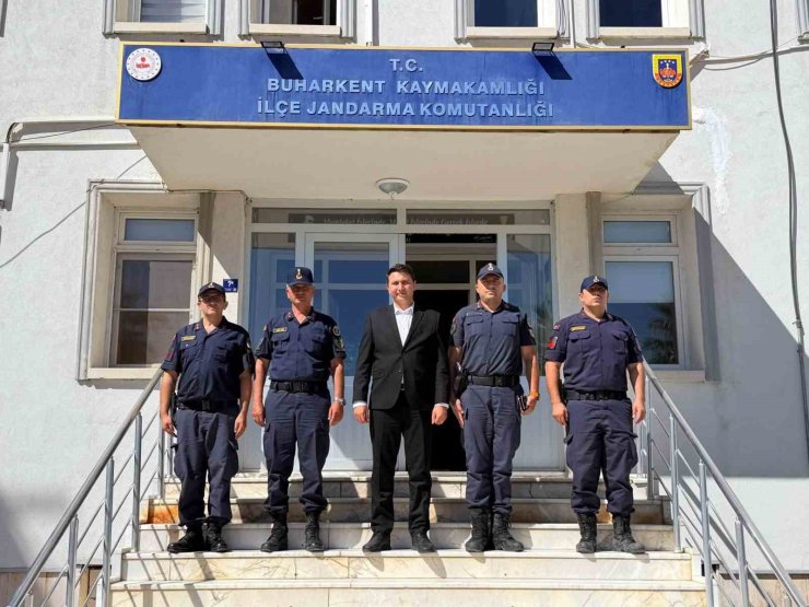 Buharkent Kaymakamı Haydaroğlu, İlçe Jandarma Komutanlığından brifing aldı