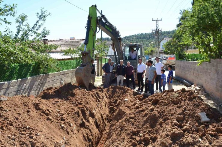 Emet’te köylerin altyapı çalışmaları yerinde incelendi