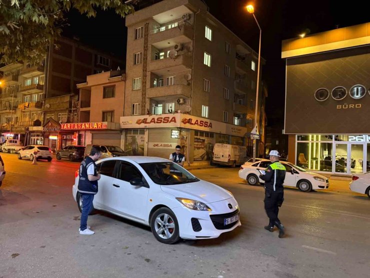 İnegöl’de polis kuş uçurtmadı, bin 412 kişi sorgulandı