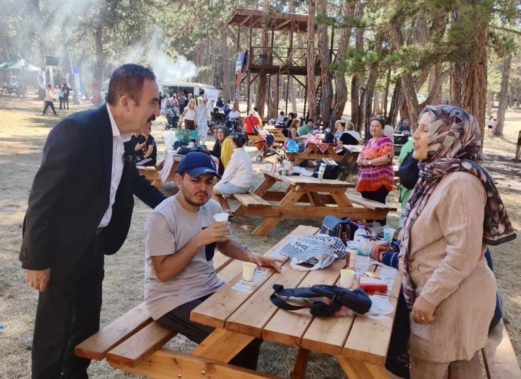 Ankara’da ’Engelsiz Yaşam Pikniği’nde engelli vatandaşlar bir araya geldi