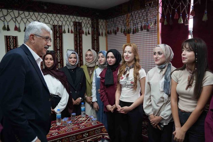 Prof. Dr. Hasari Çelebi, Kahtalı gençlerle buluştu