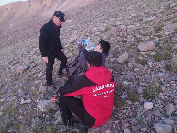 Erciyes Dağı’nda mahsur kalan yabancı uyruklu kişi kurtarıldı