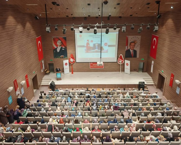 Kırıkhan’da "Peygamberimiz ve Güzel Ahlak" konferansı düzenlendi