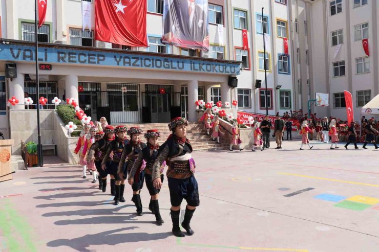Denizli’de yeni eğitim-öğretim yılı heyecanı coşkuyla başladı