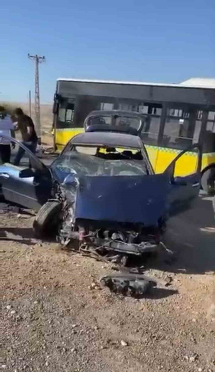 Siirt’te belediye otobüsü ile otomobil çarpıştı: 1 yaralı