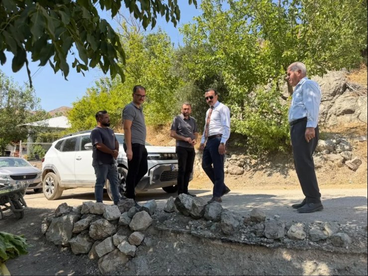 Kaymakam Pelvan köy yollarını asfalt çalışması öncesi inceledi